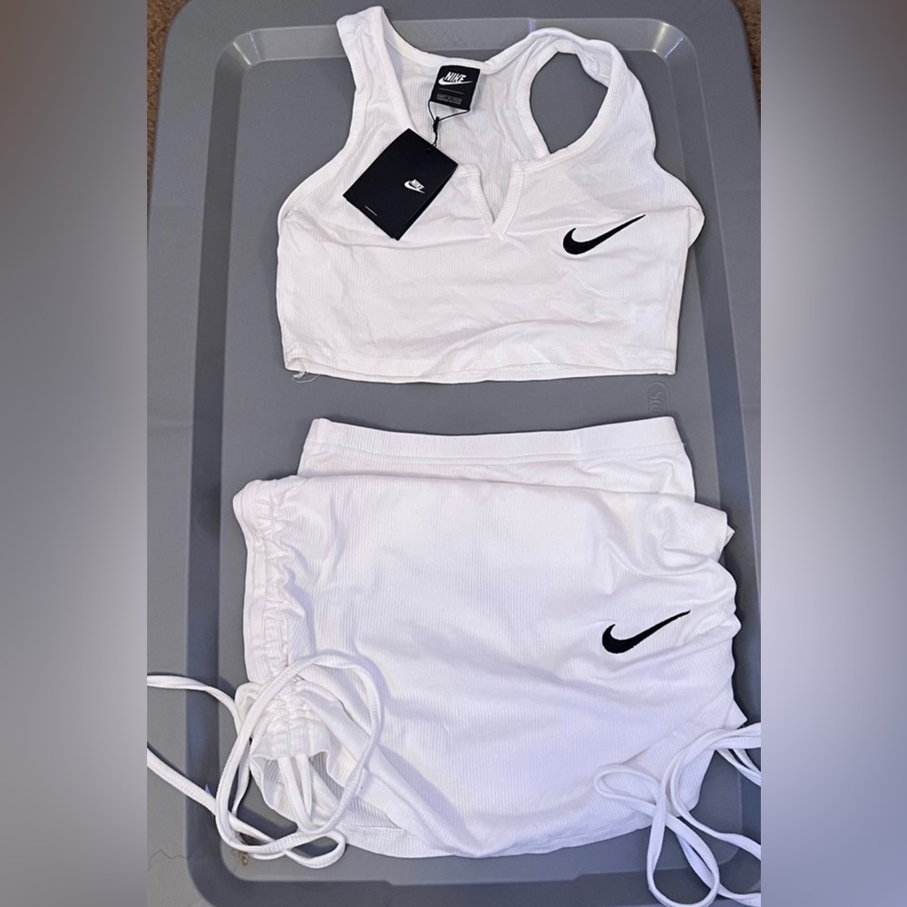 Nike sets